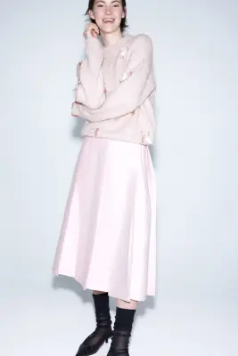 Pull avec nœuds appliqués - Rose clair — photo 1
