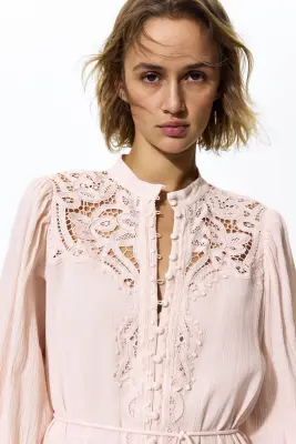 Robe en coton avec dentelle - Rose clair — photo 1