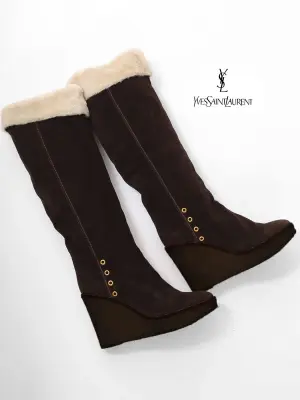 Bottes compensé en cuir, suede marron et fourrure beige Prix boutique 1300€ Taille 39 — photo 2