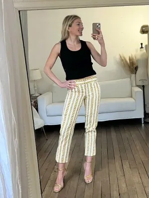 Pantalon slim fit en toile de coton beige imprimé chaînes jaunes Prix boutique 995€ Taille XS — photo 2