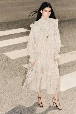 Robe à volants ruchés en tissu texturé - Beige clair/fleuri — photo 1