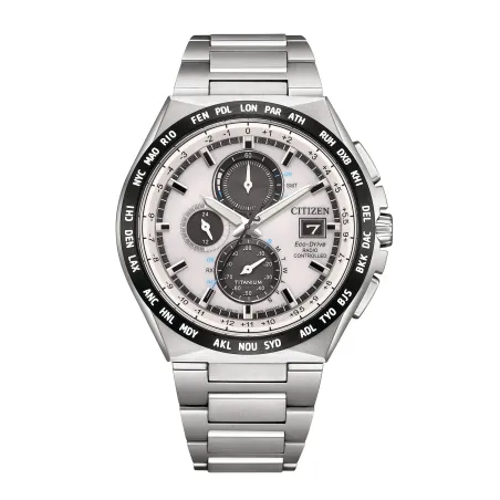 Citizen Super Titanium Eco-Drive et Radio-Controlled AT8238-84A