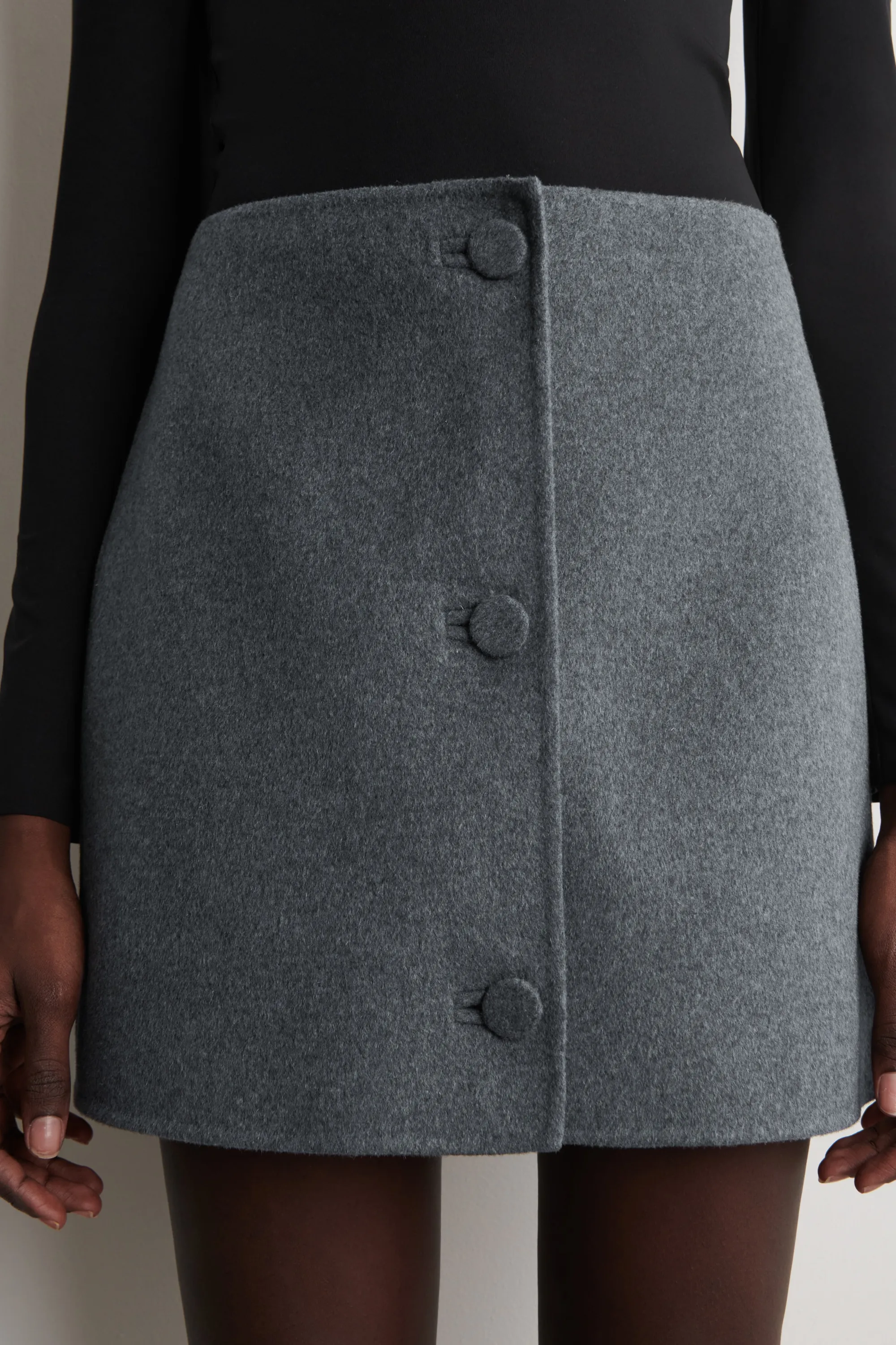 MINI-JUPE BOUTONNÉE EN LAINE DOUBLE FACE - GRIS