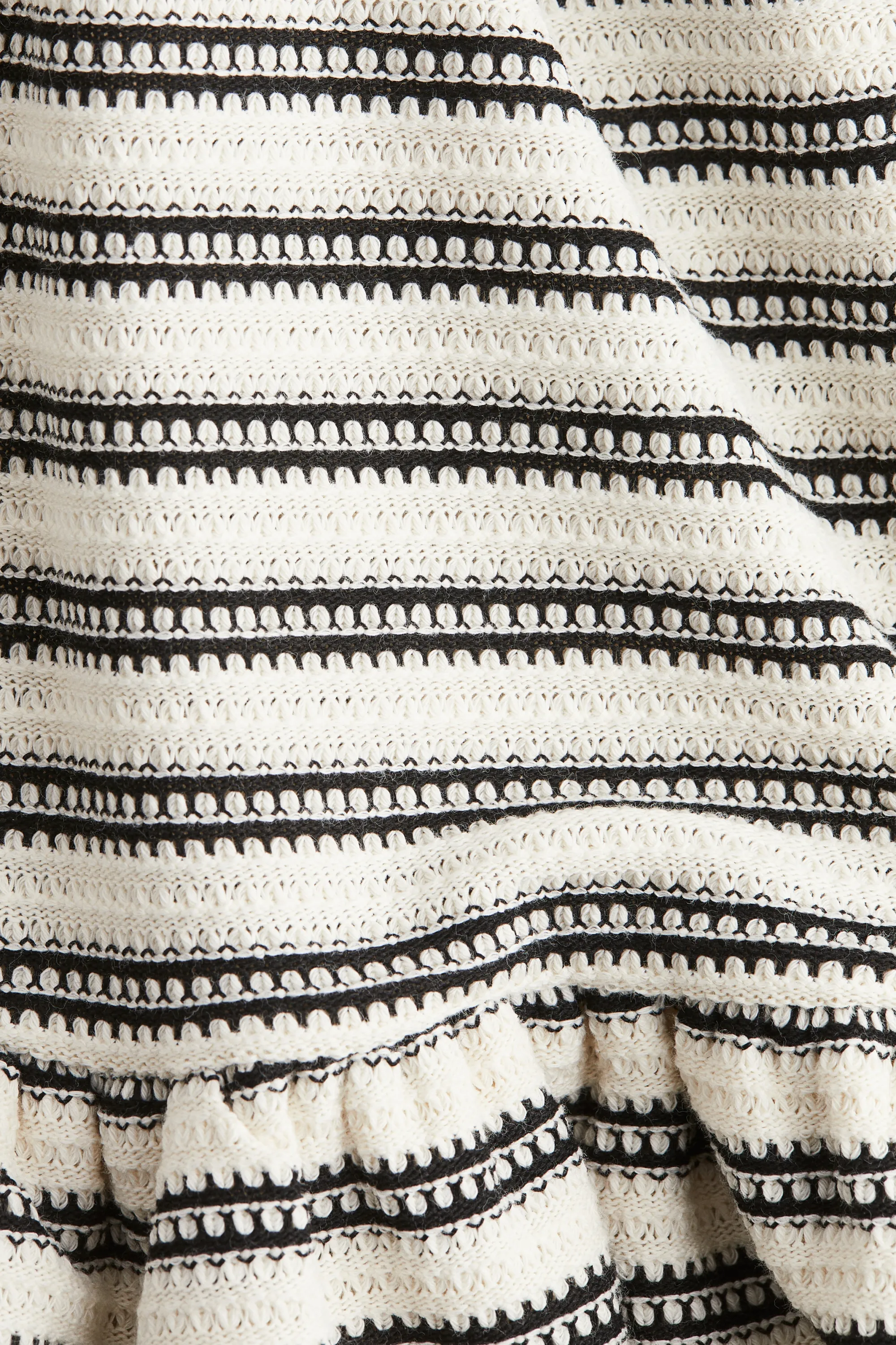 Robe volantée en maille - Blanc/rayures noires