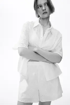 Short en coton avec broderie anglaise - Blanc — photo 1
