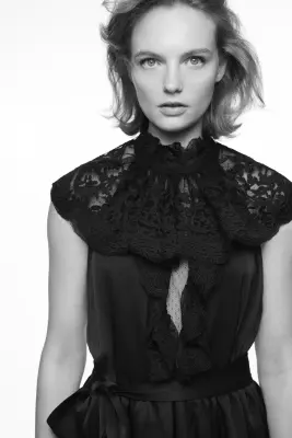 Robe dos nu avec dentelle - Noir — photo 1