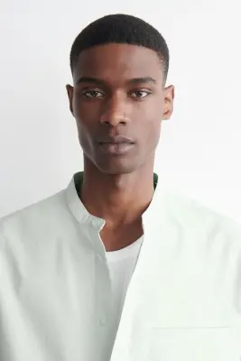 CHEMISE À MANCHES COURTES ET COL OFFICIER - VERT CLAIR — photo 2