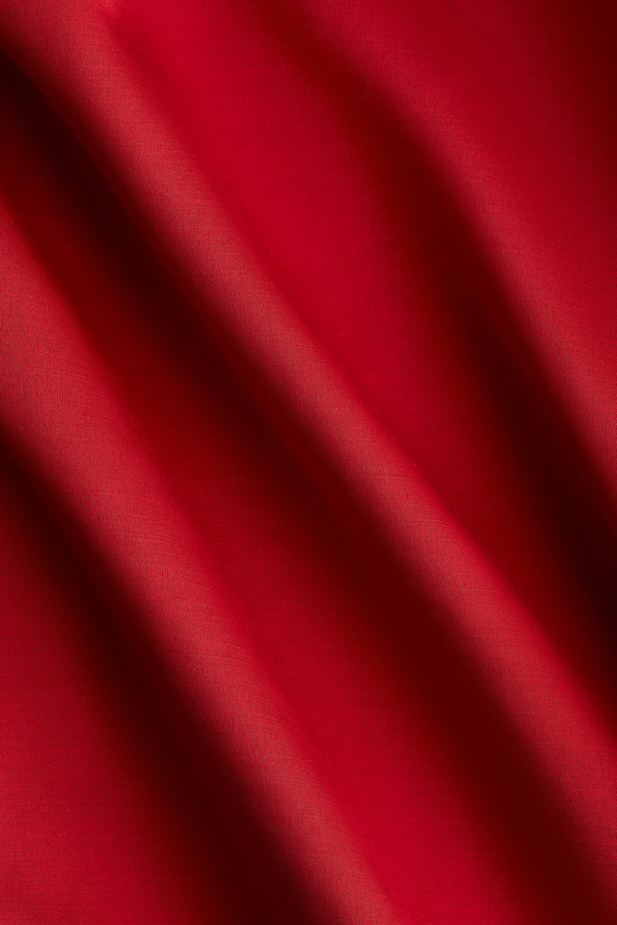 Robe à bretelles fines avec encolure en V - Rouge