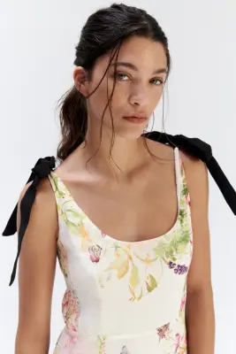 Robe avec bretelles à nouer et jupe évasée - Blanc/fleuri — photo 1