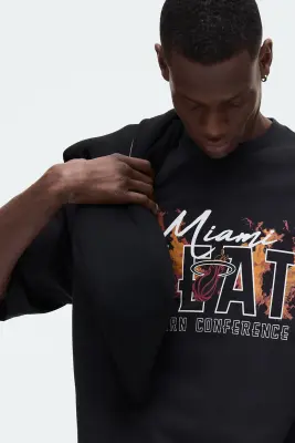 T-shirt imprimé Oversized Fit - Noir/NBA — photo 1