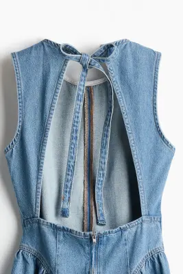 Robe en denim avec dos ouvert - Bleu denim clair — photo 4