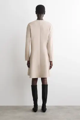 ROBE TAILLEUR COURTE À COL EN V - SABLE — photo 3
