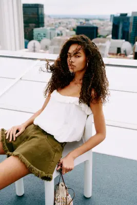 Short frangé en denim - Vert kaki foncé — photo 1