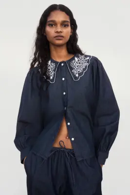 Blouse en denim avec col brodé - Bleu denim foncé — photo 2