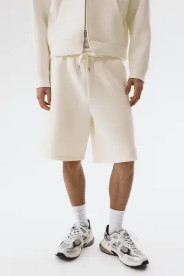 Short Relaxed Fit en scuba - Crème — photo 1