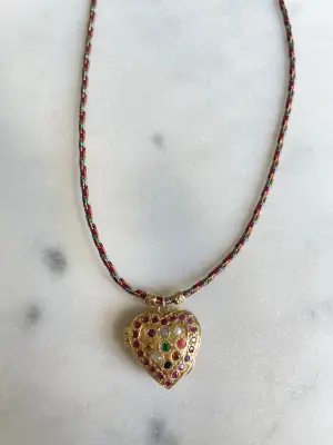 Nouveau ! ROOM SERVICE JEWELRY Collier Heart Locket Cordon Rainbow — photo 2