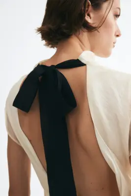 Crêpe open-back dress - Crème — photo 3