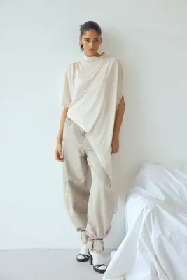 Top cape asymétrique - Beige clair — photo 1