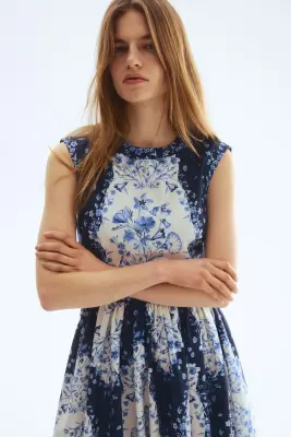 Robe en popeline avec jupe évasée - Bleu marine/bleu/fleuri — photo 1