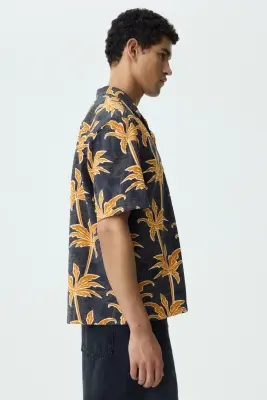 Chemise Relaxed Fit en coton avec col cubain - Noir/palmiers — photo 3