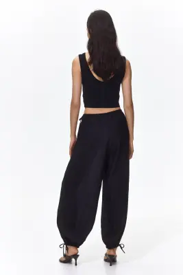 Pantalon à cordon avec jambes ballon - Noir — photo 2
