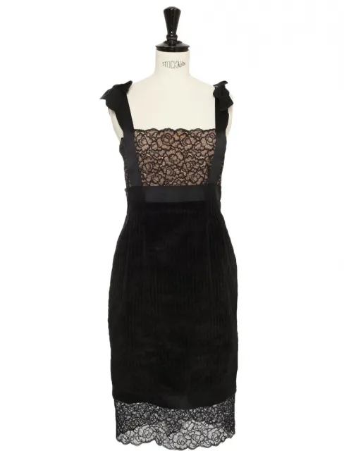 Robe en velours de soie côtelé noir, dentelle fine et bretelles satin noeud Prix boutique 6500€ Taille XS