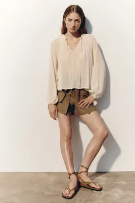 Blouse en viscose mélangée avec manches ballon - Crème — photo 1