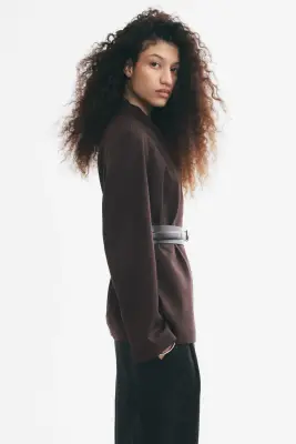 Blazer sans revers avec ceinture - Marron foncé — photo 4