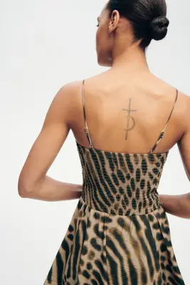 Robe smockée à bretelles fines - Vert kaki foncé/motif — photo 3
