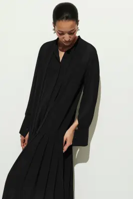 ROBE-CHEMISE MIDI PLISSÉE DÉTAIL À NOUER - BLEU MARINE — photo 5