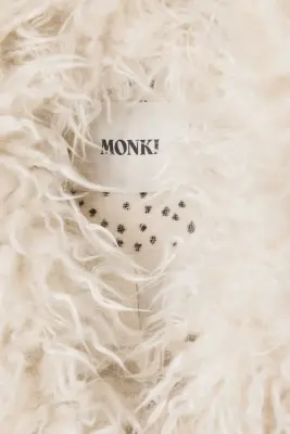 Veste courte bordée de fausse fourrure - Dusty White - Black Dots — photo 5