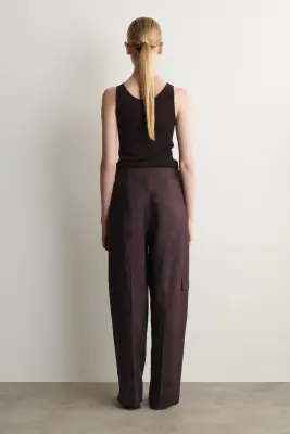 PANTALON BARREL CEINTURÉ EN LIN - BORDEAUX — photo 4