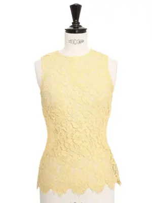 Top sans manche dentelle de calais jaune pastel Prix boutique 1450€ Taille XS — photo 1