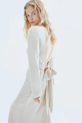 Robe avec dos ouvert et détail à nouer - Beige clair — photo 4