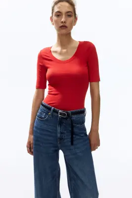 T-shirt en coton pima avec encolure dégagée - Rouge — photo 1