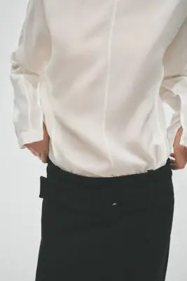 Jupe en laine avec ceinture - Noir — photo 3