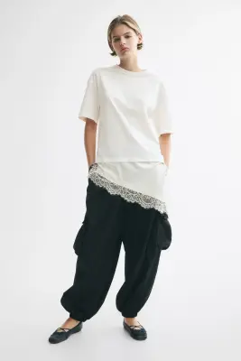 T-shirt asymétrique avec dentelle - Crème — photo 2