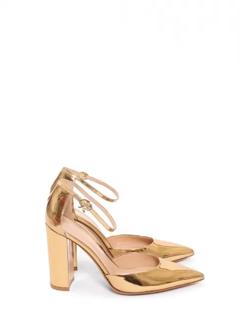 Sandales à talon épais et bride cheville en cuir métallisé doré Px boutique 790€ Taille 40,5