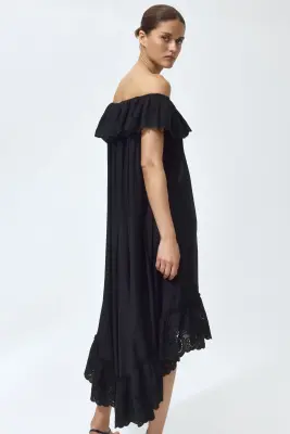 Robe épaules nues avec broderie anglaise - Noir — photo 3