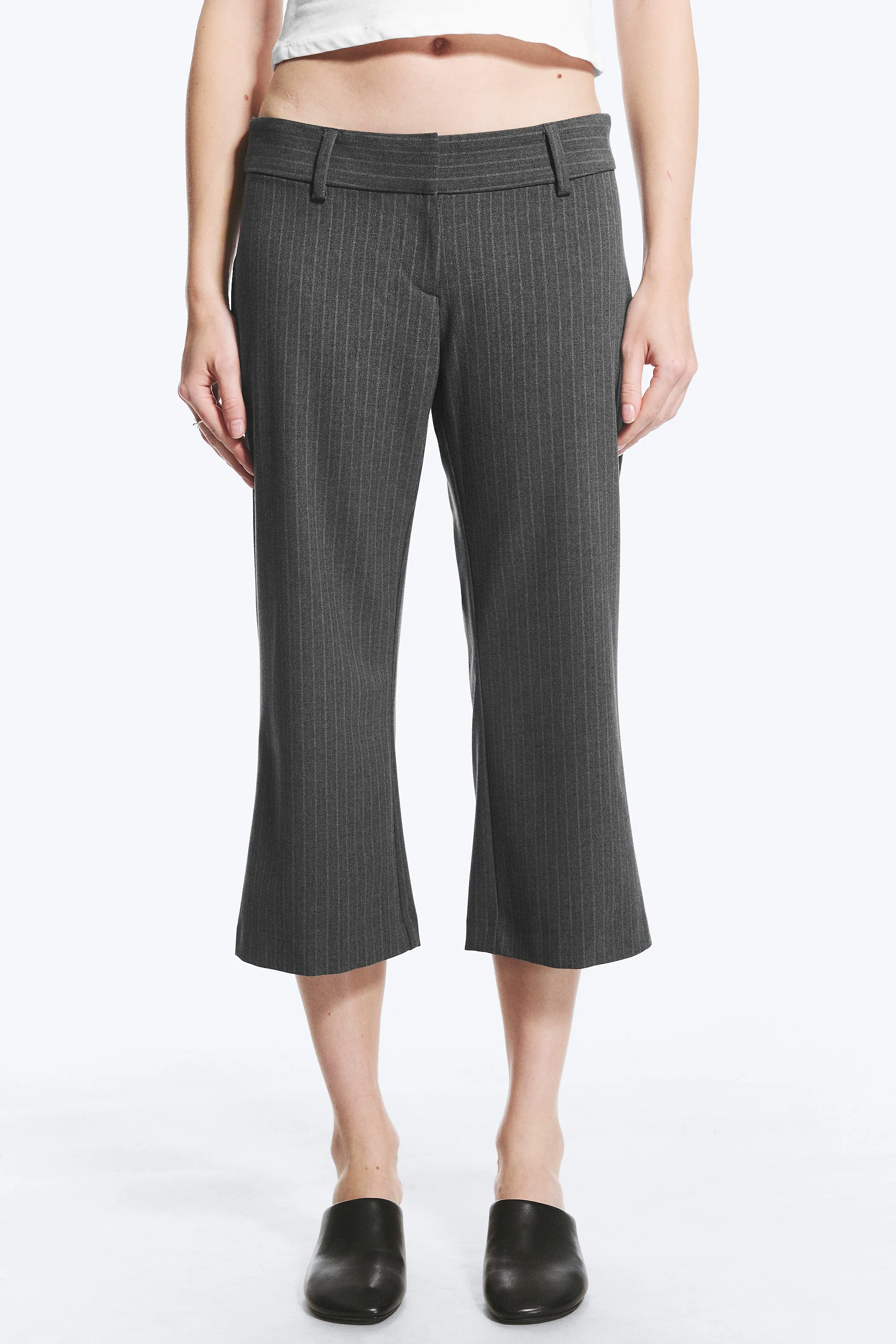 Pantalon de tailleur capri évasé - Fines rayures gris foncé chiné