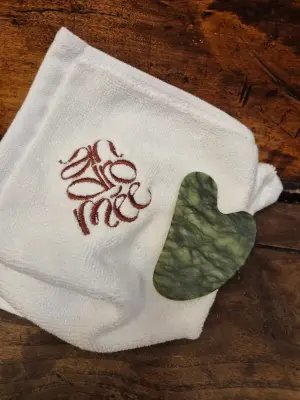 Gua Sha Visage en Pierre de Serpentine – Massage & Éclat — photo 3