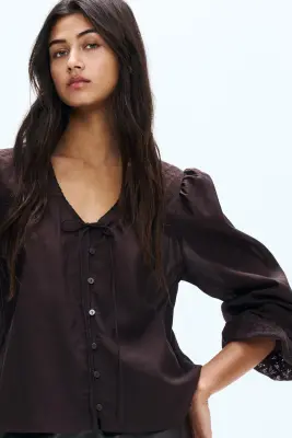 Blouse avec dentelle - Marron foncé — photo 1