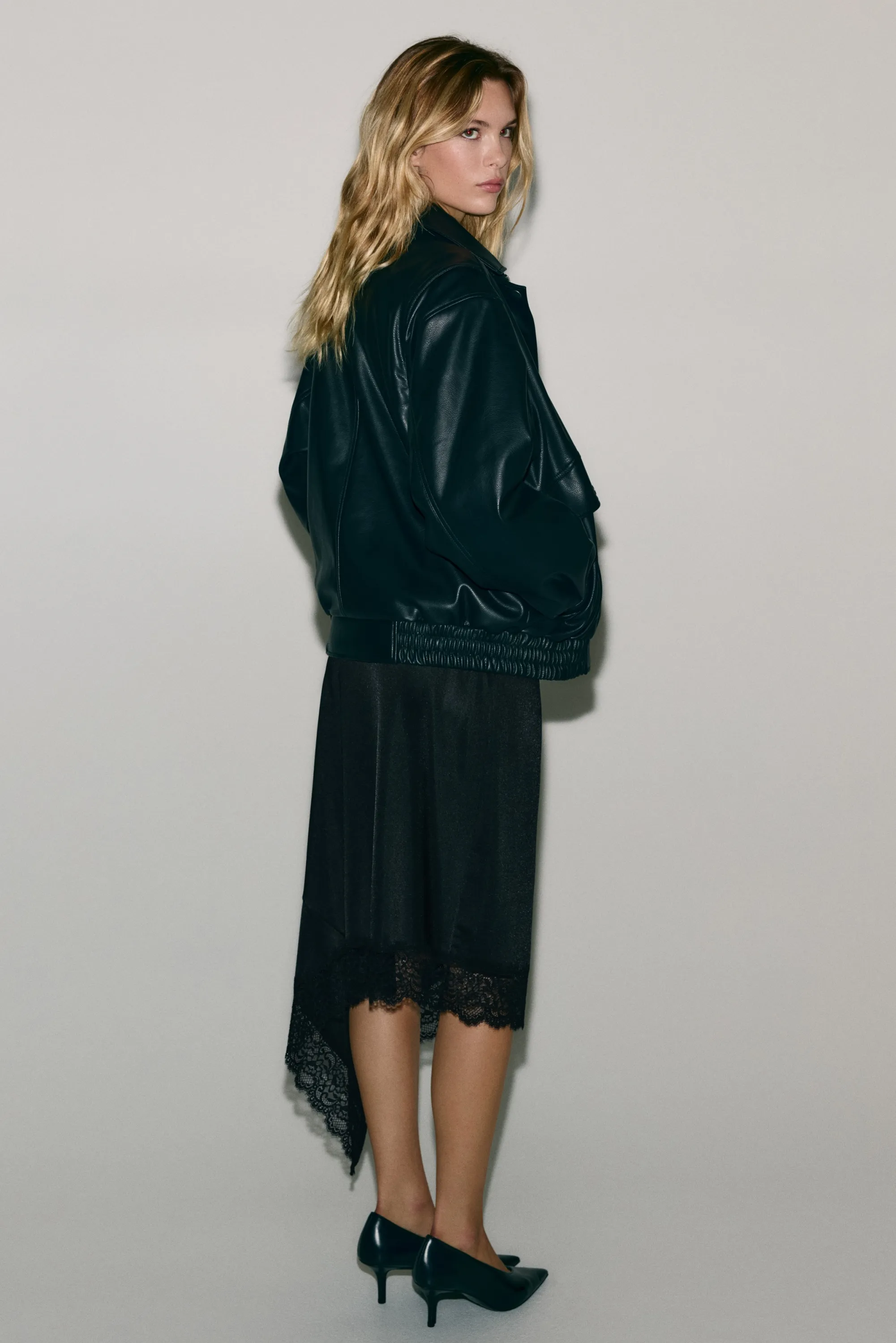 Jupe asymétrique avec dentelle - Noir