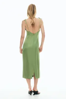 Robe en satin avec bretelles à nouer - Vert — photo 3
