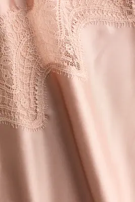 Top à bretelles fines en satin avec dentelle - Rose ancien clair — photo 5