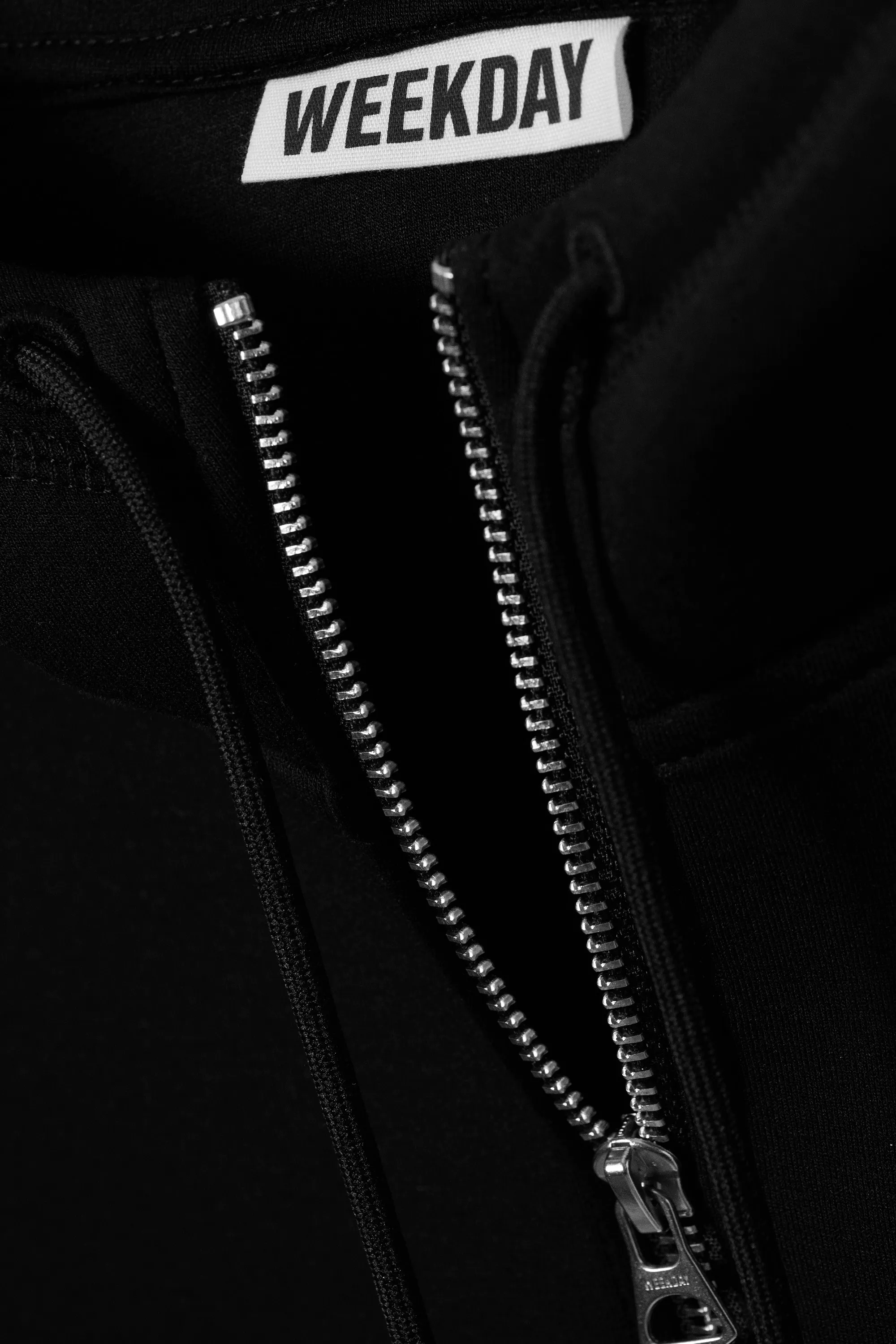 Sweat à capuche zippé col montant ample en scuba - Noir