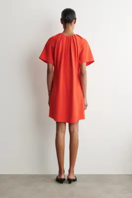 ROBE COURTE À MANCHES COURTES ET FRONCÉES - MANDARINE — photo 3