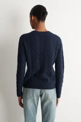 PULL EN MAILLE TORSADÉE DE PUR CACHEMIRE - BLEU MARINE — photo 4
