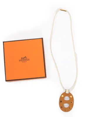 Collier pendentif chaîne d'ancre petit modèle en cuir et studs Prix boutique 500€ — photo 3
