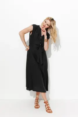 Robe midi unie ceinturée — photo 3